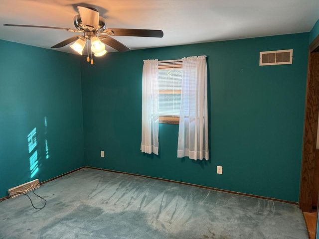 W231S6190 Charles DRIVE, Waukesha, WI 53189