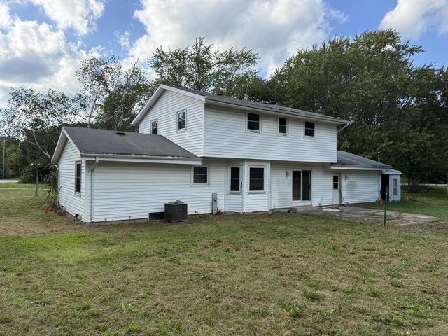 W231S6190 Charles DRIVE, Waukesha, WI 53189