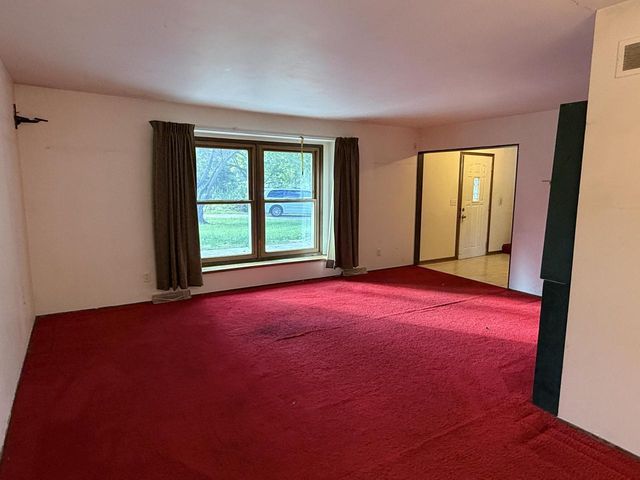 W231S6190 Charles DRIVE, Waukesha, WI 53189