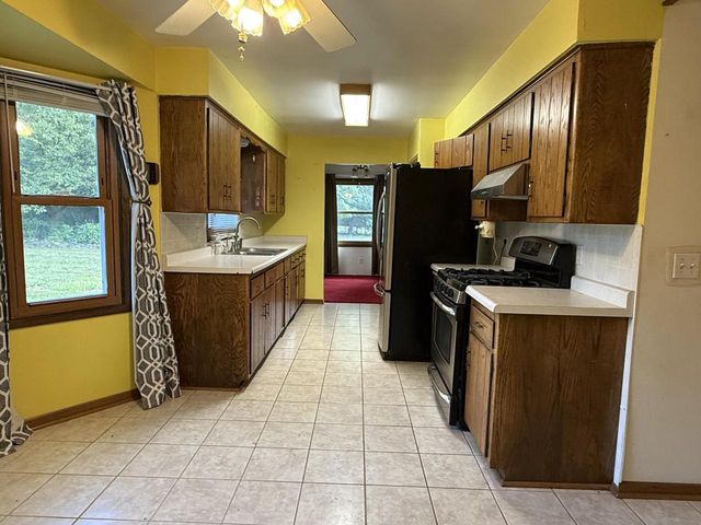 W231S6190 Charles DRIVE, Waukesha, WI 53189