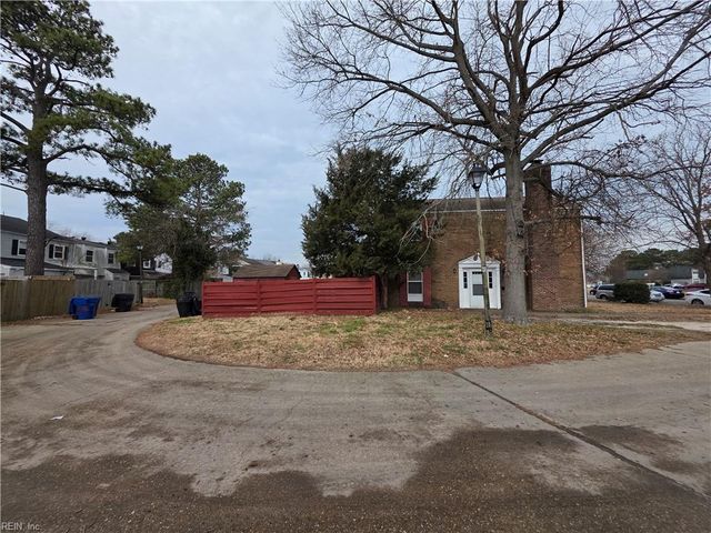 601 Lake Edward DR, Virginia Beach, VA 23462