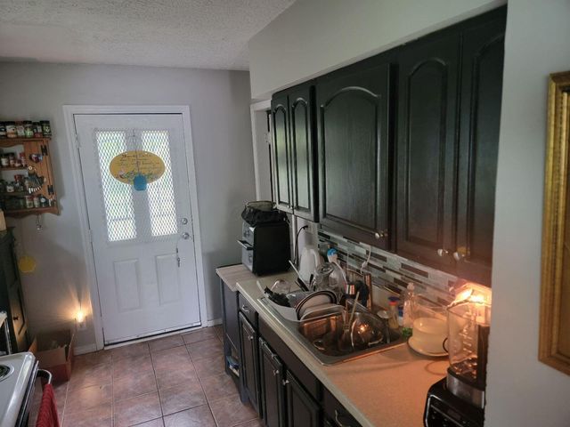 2205 Lexington Avenue, Columbus, OH 43211