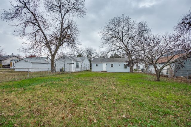 420 S Gribble Street, Sherman, TX 75090