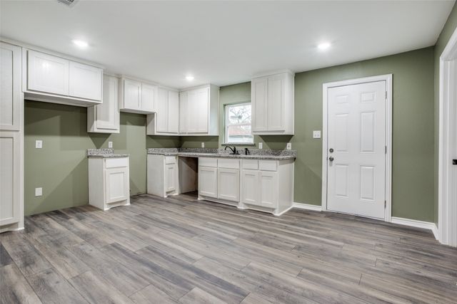 420 S Gribble Street, Sherman, TX 75090