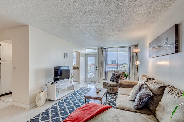 108 Paradise Harbour Boulevard 512, North Palm Beach, FL 33408