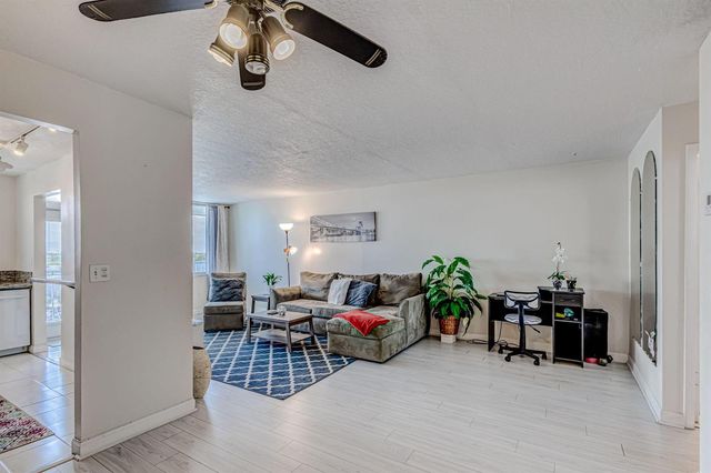 108 Paradise Harbour Boulevard 512, North Palm Beach, FL 33408