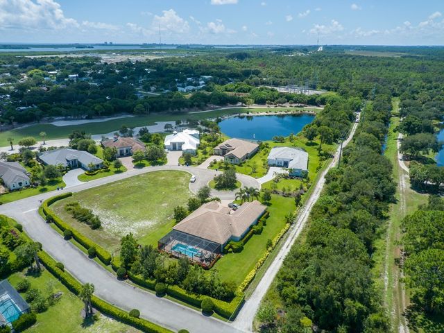 2405 Pine Valley Road SW, Vero Beach, FL 32962
