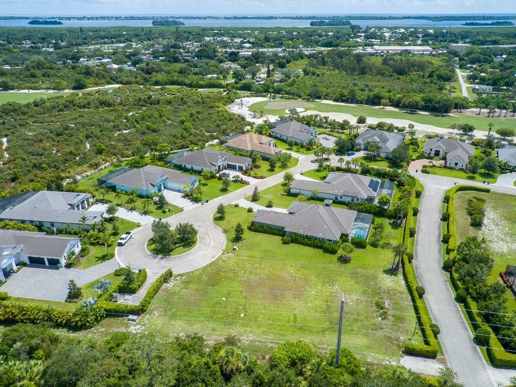 2405 Pine Valley Road SW, Vero Beach, FL 32962