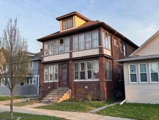 2009 Slauson AVENUE, Racine, WI 53403