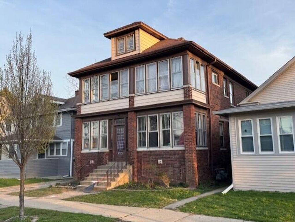 2009 Slauson AVENUE, Racine, WI 53403