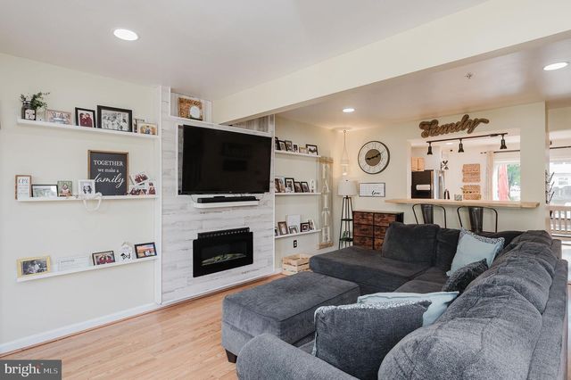 12 WHITE LAUREL CT, Baltimore, MD 21220