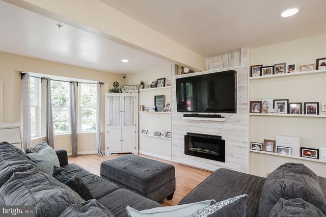 12 WHITE LAUREL CT, Baltimore, MD 21220