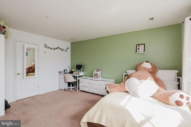 12 WHITE LAUREL CT, Baltimore, MD 21220