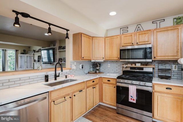 12 WHITE LAUREL CT, Baltimore, MD 21220