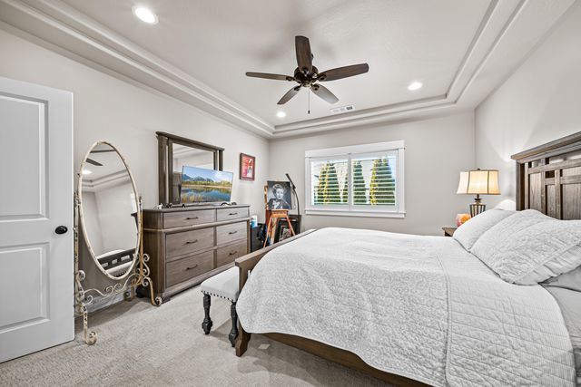 114 Connecticut Court, Medford, OR 97504