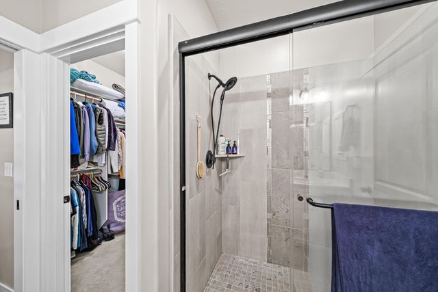 114 Connecticut Court, Medford, OR 97504