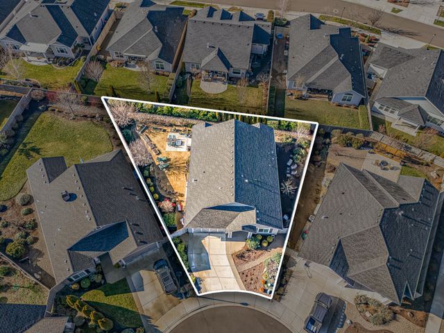 114 Connecticut Court, Medford, OR 97504