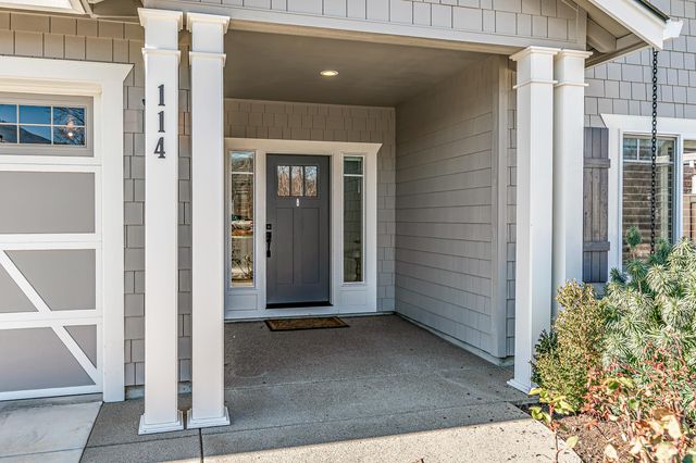 114 Connecticut Court, Medford, OR 97504