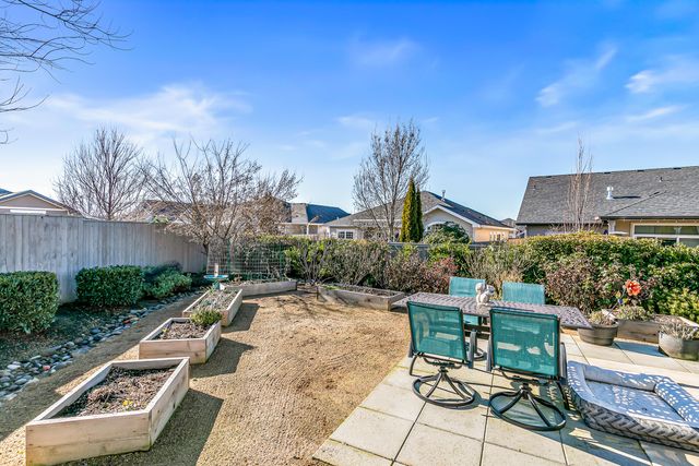 114 Connecticut Court, Medford, OR 97504