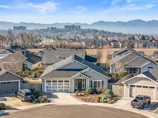 114 Connecticut Court, Medford, OR 97504