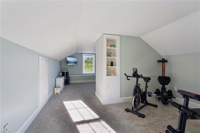 3125 Browns Bay RD, Hayes, VA 23072