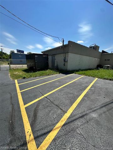 21562 Schoolcraft, Detroit, MI 48223