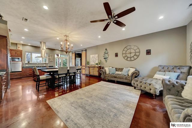 195 N 148th Street, Lincoln, NE 68527