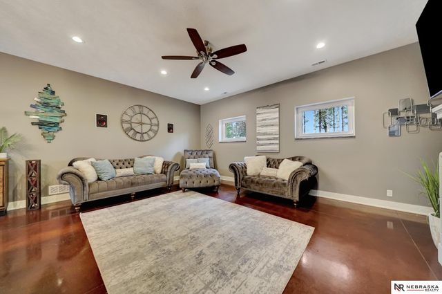 195 N 148th Street, Lincoln, NE 68527