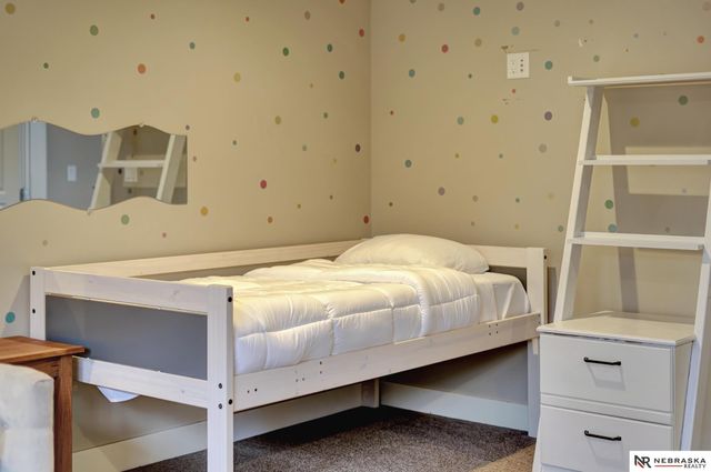 195 N 148th Street, Lincoln, NE 68527