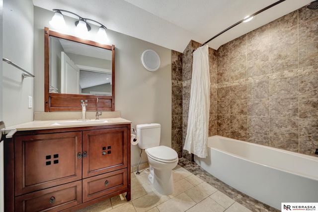 195 N 148th Street, Lincoln, NE 68527