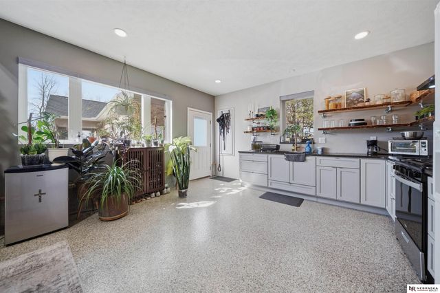 195 N 148th Street, Lincoln, NE 68527