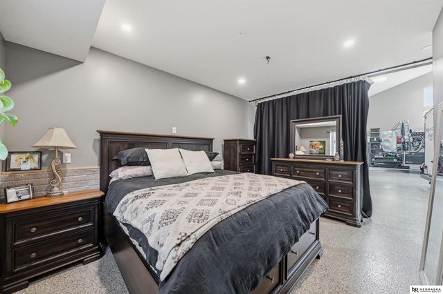 195 N 148th Street, Lincoln, NE 68527