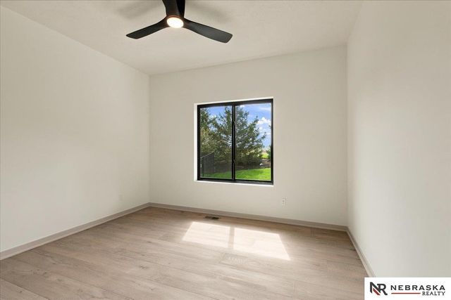 21007 E Street, Omaha, NE 68022