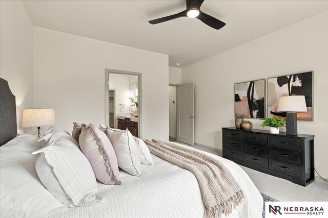 21007 E Street, Omaha, NE 68022