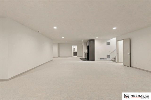 21007 E Street, Omaha, NE 68022
