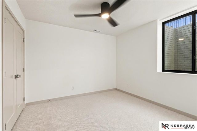 21007 E Street, Omaha, NE 68022