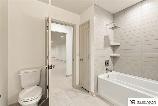 21007 E Street, Omaha, NE 68022