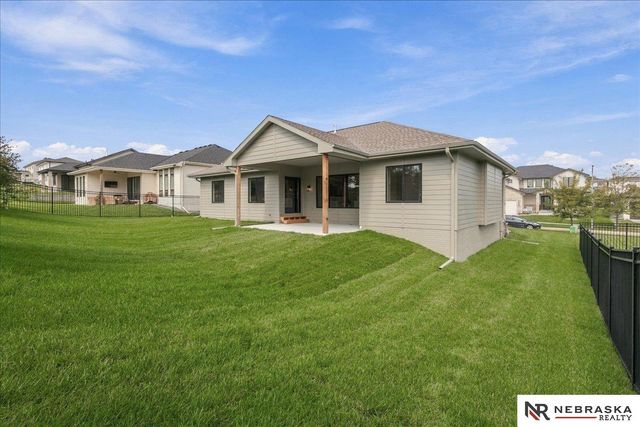 21007 E Street, Omaha, NE 68022