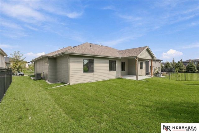 21007 E Street, Omaha, NE 68022