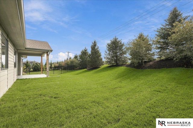21007 E Street, Omaha, NE 68022