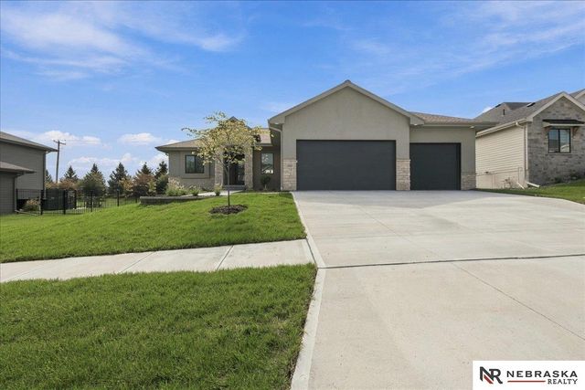 21007 E Street, Omaha, NE 68022