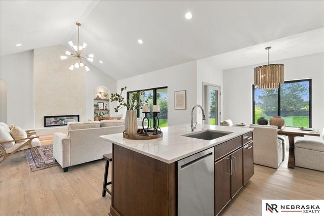 21007 E Street, Omaha, NE 68022