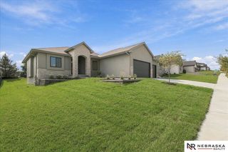 21007 E Street, Omaha, NE 68022
