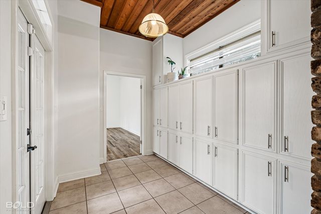 6439 Creswell Avenue, Shreveport, LA 71106