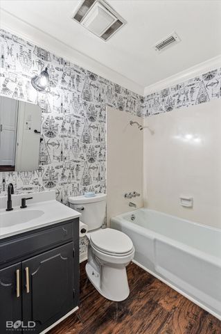 6439 Creswell Avenue, Shreveport, LA 71106