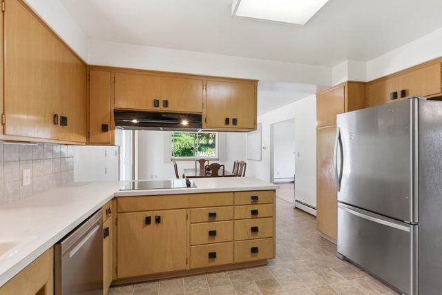 903 W HAWTHORNE Rd, Spokane, WA 99218