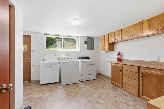 903 W HAWTHORNE Rd, Spokane, WA 99218