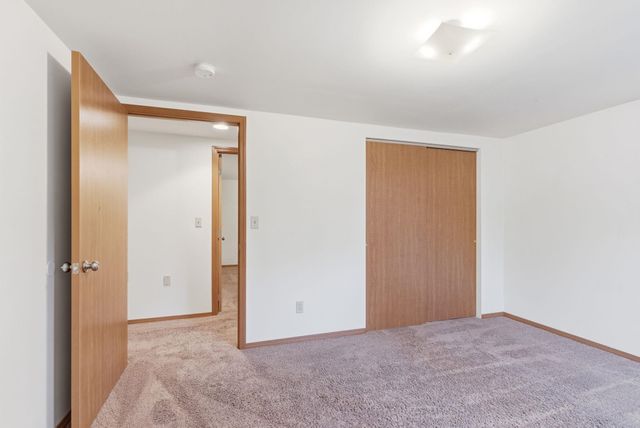 903 W HAWTHORNE Rd, Spokane, WA 99218