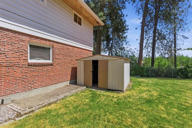 903 W HAWTHORNE Rd, Spokane, WA 99218