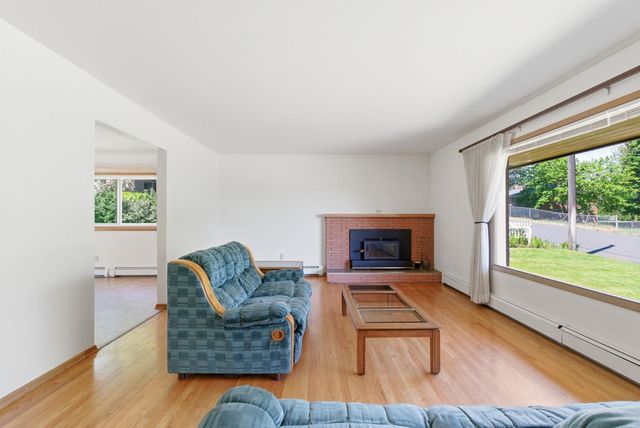 903 W HAWTHORNE Rd, Spokane, WA 99218